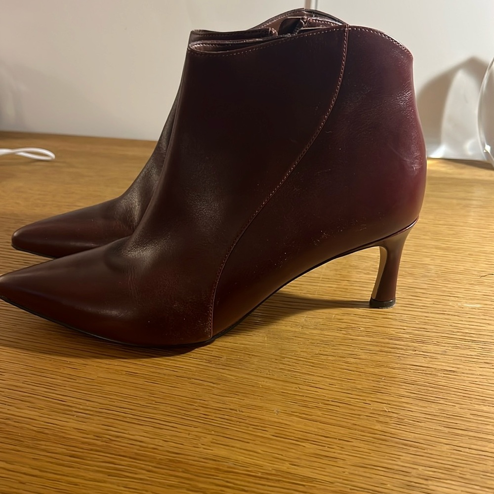 Brown leather ankle boots with kitten heel